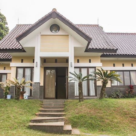 Aldeoz Villa Ciater Sarireja Ngoại thất bức ảnh