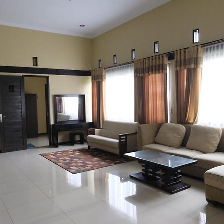 Aldeoz Villa Ciater Sarireja Ngoại thất bức ảnh