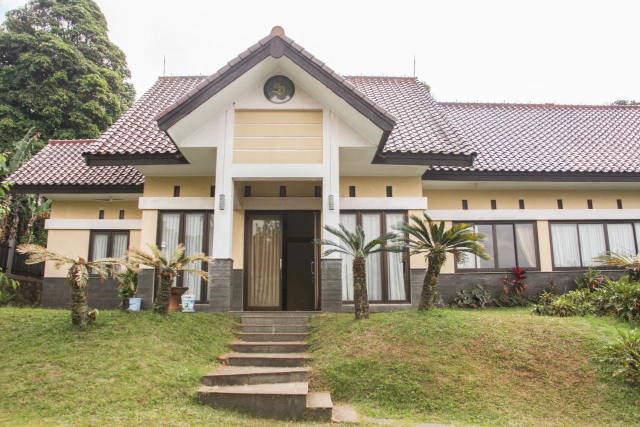 Aldeoz Villa Ciater Sarireja Ngoại thất bức ảnh