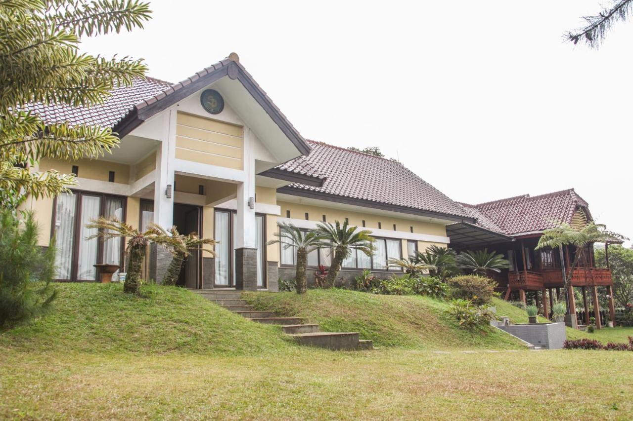 Aldeoz Villa Ciater Sarireja Ngoại thất bức ảnh