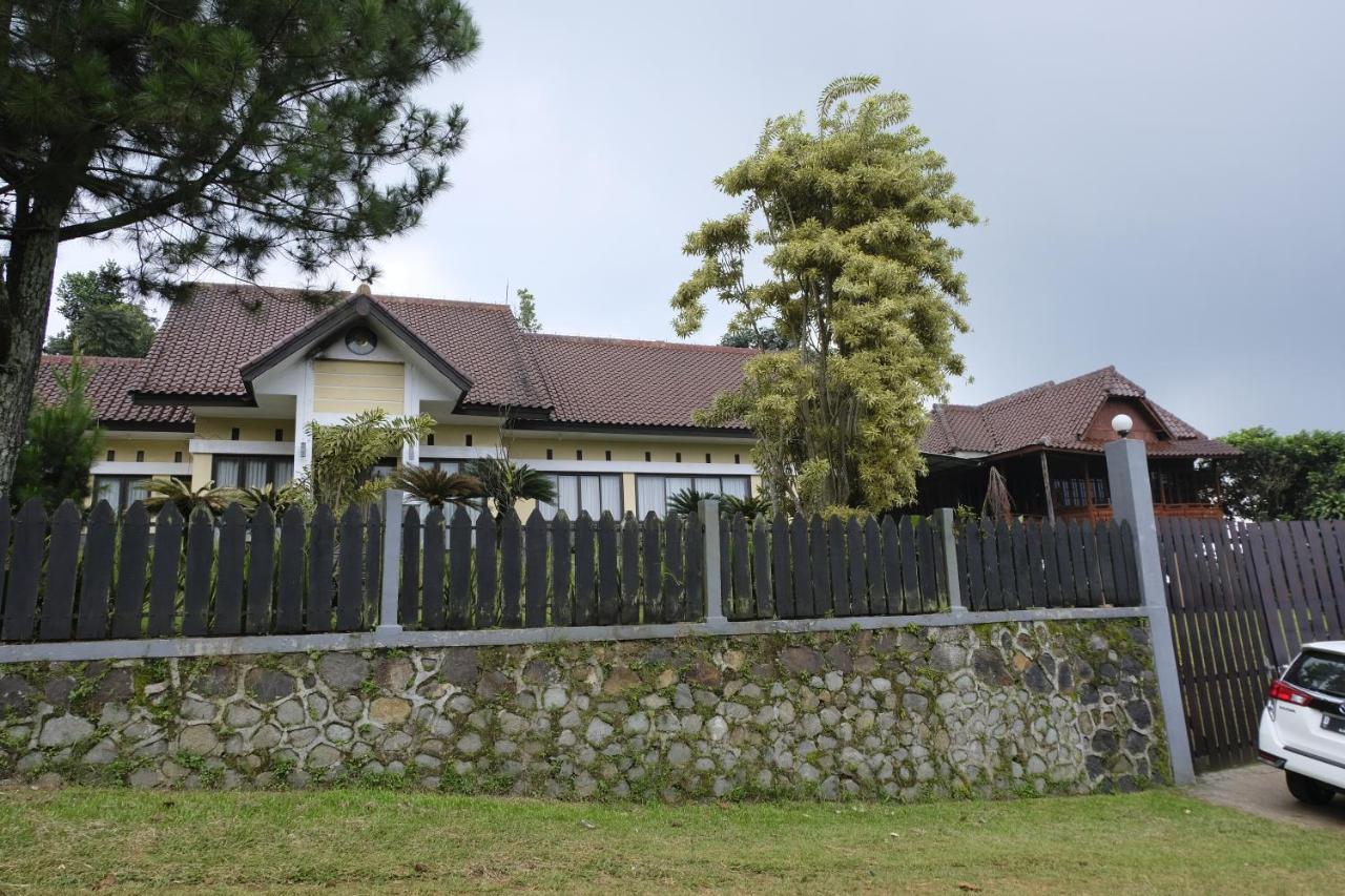 Aldeoz Villa Ciater Sarireja Ngoại thất bức ảnh