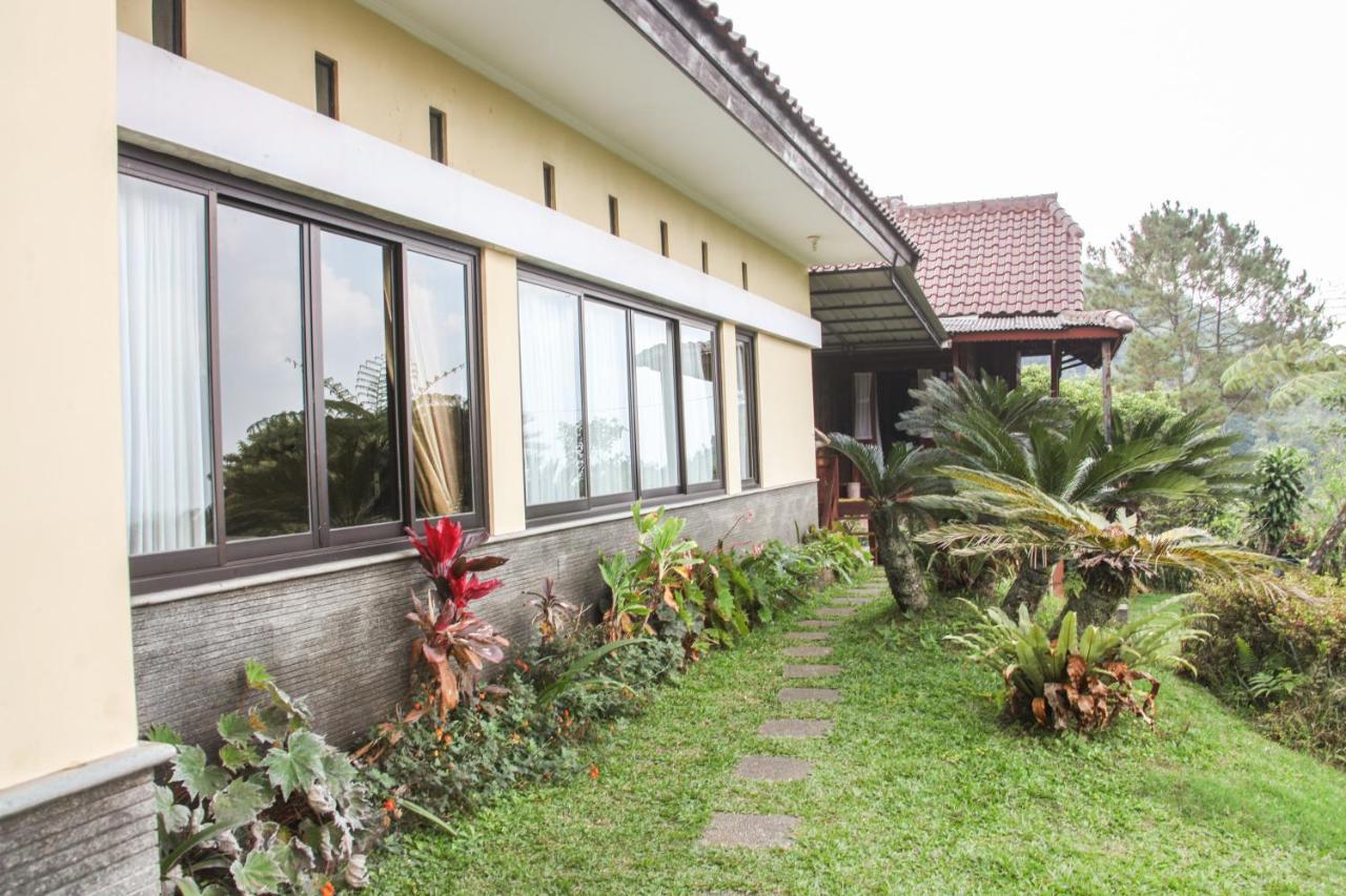 Aldeoz Villa Ciater Sarireja Ngoại thất bức ảnh